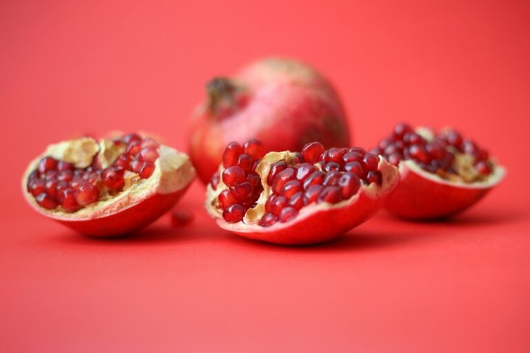 how to prepare a pomegranate